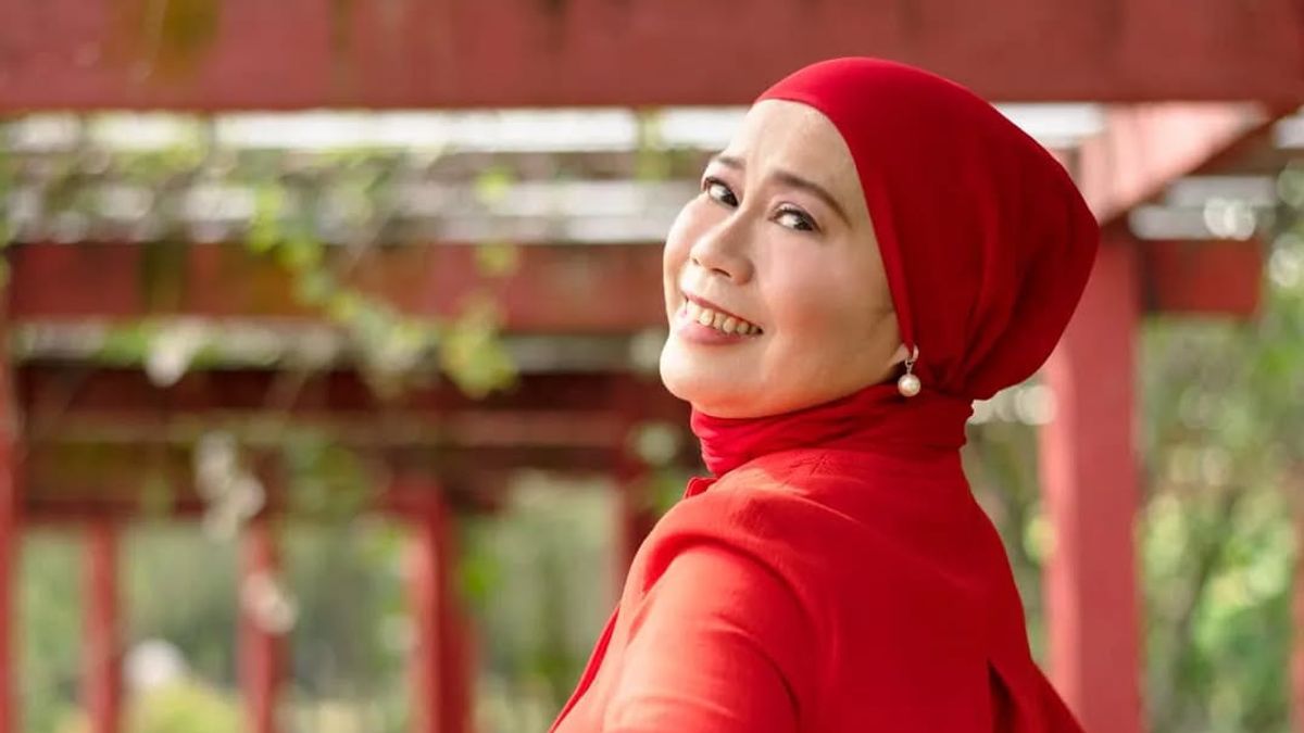 Alasan Haru Dewi Yull Tolak Operasi Lasik Usai Mata Kanan Dinyatakan Buta